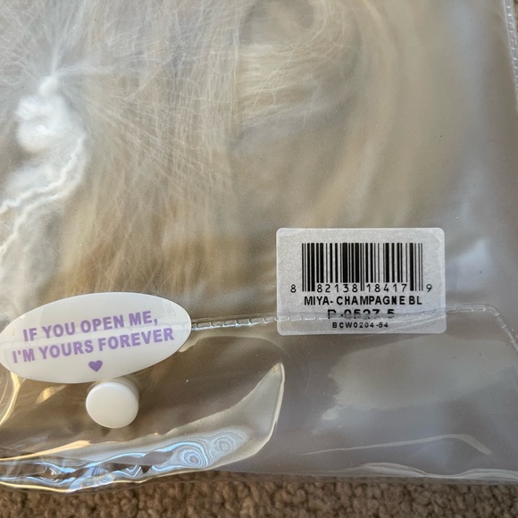 NWT • InserNameHere Ponytail - Picture 4 of 5